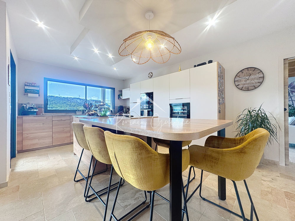 � vendre  Propri�t�/ch�teau Millau (12100)