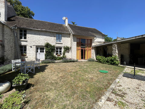   Maison + d�pendances sur 3428 m2 de terrain Propri�t�/ch�teau - 7 pi�ce(s) - 190 m�