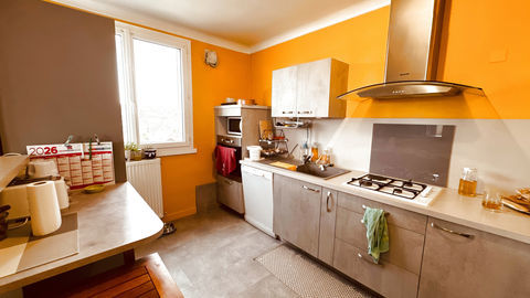   T4  80 m2 lumineux  -  3 chambres  + 2 balcons + cave - Avallon  - 700 �  CC Appartement - 4 pi�ce(s) - 80 m�