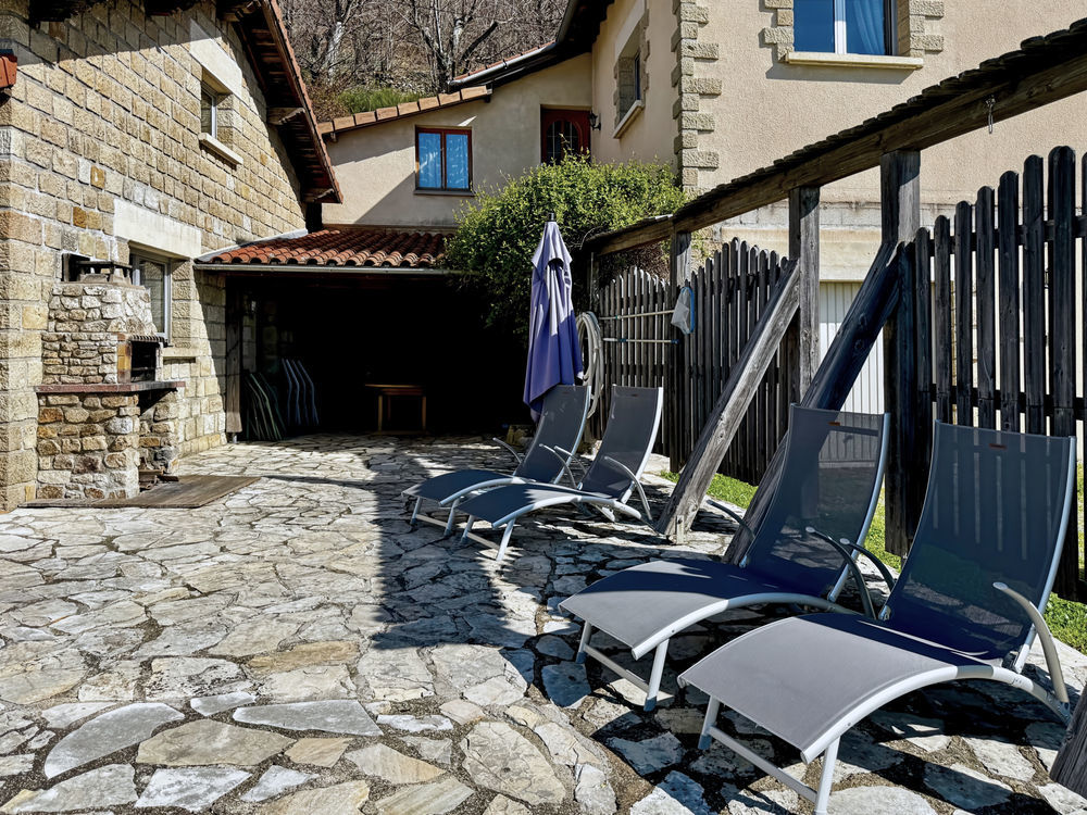 � vendre  Propri�t�/ch�teau Genestelle (07530)