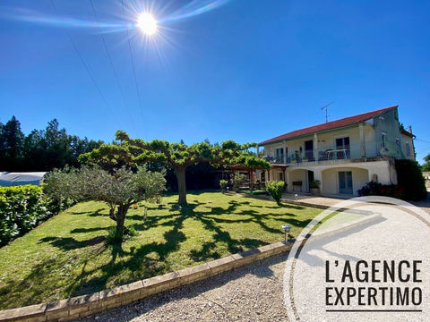   Plusieurs possibilit�s pour cette grande et belle maison Maison - 7 pi�ce(s) - 165 m�