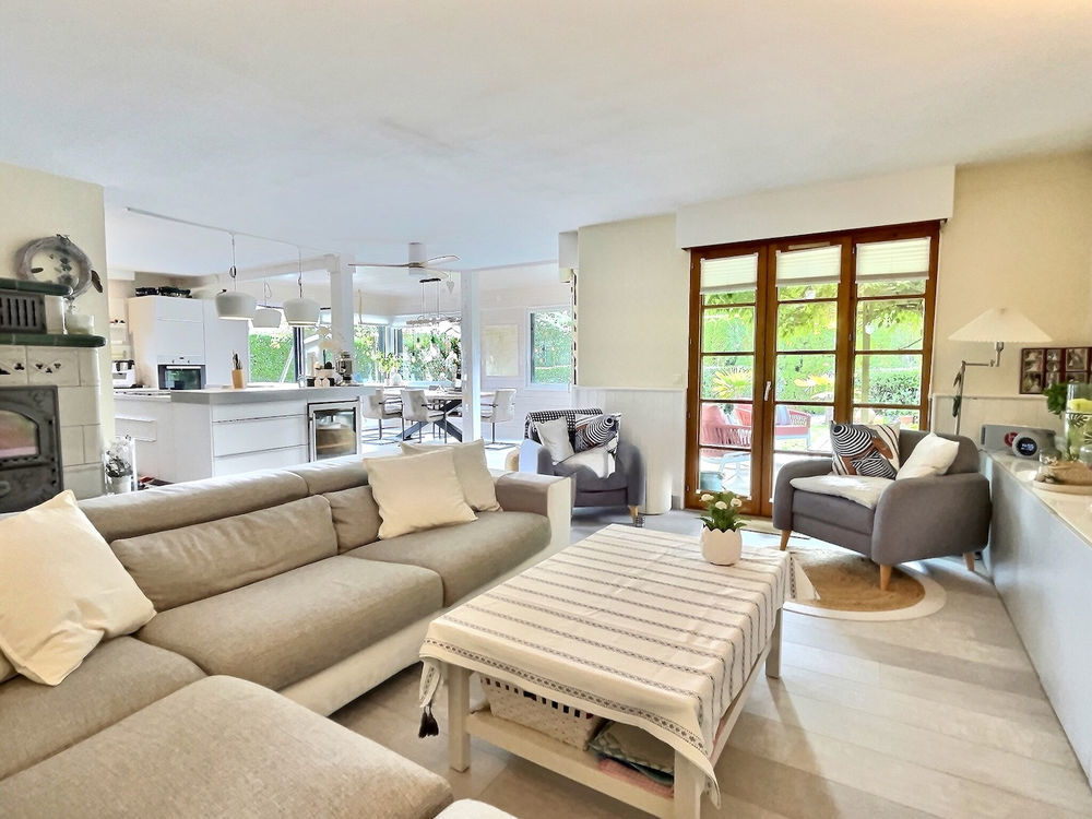 � vendre  Maison Divonne-les-Bains (01220)