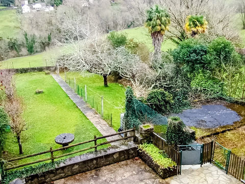   APPARTEMENT 120M2 QUARTIER HISTORIQUE SAINTE CROIX - GARAGE - JARDIN - TERRASSE Appartement - 4 pi�ce(s) - 122 m�