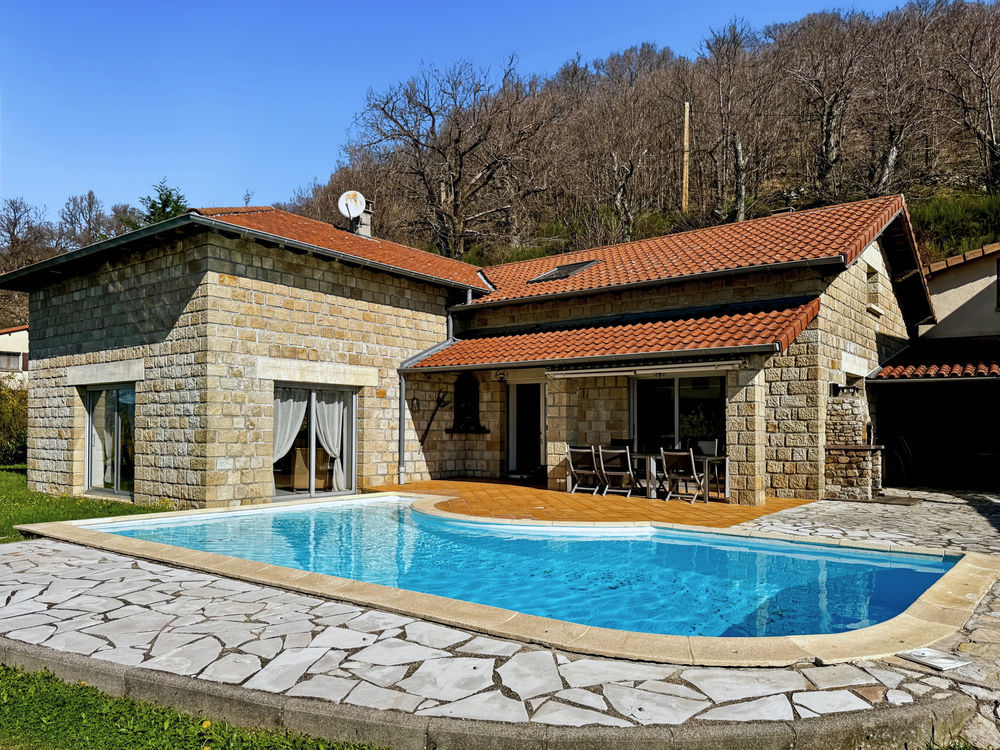 � vendre  Propri�t�/ch�teau Genestelle (07530)