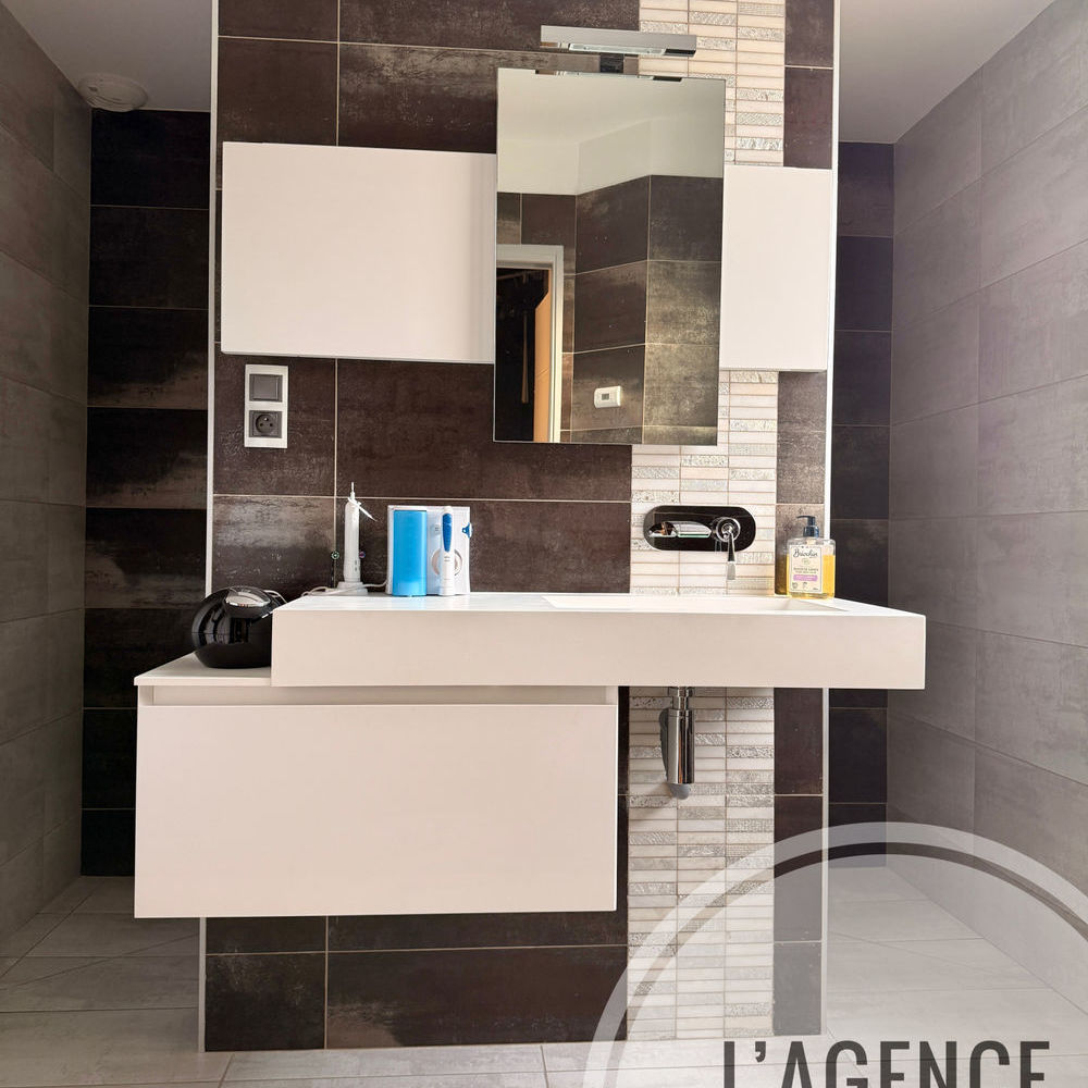 � vendre  Maison Uchaux (84100)