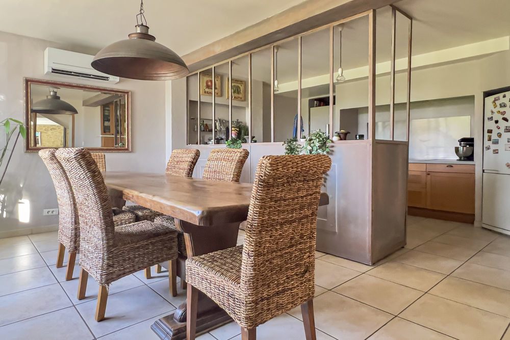 � vendre  Maison Eygui�res (13430)