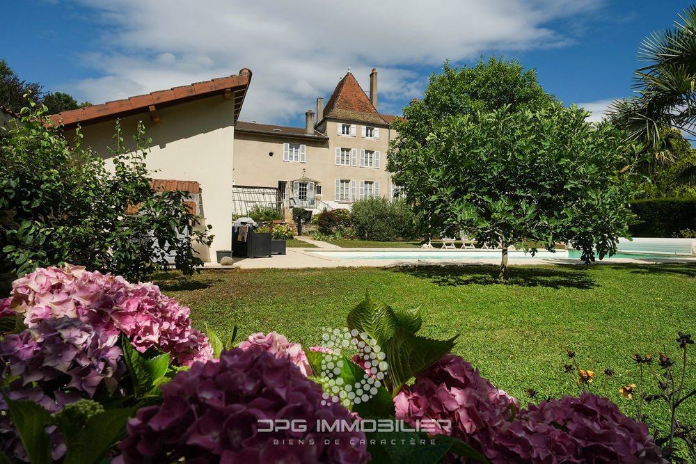 � vendre  Propri�t�/ch�teau La Roche-Vineuse (71960)