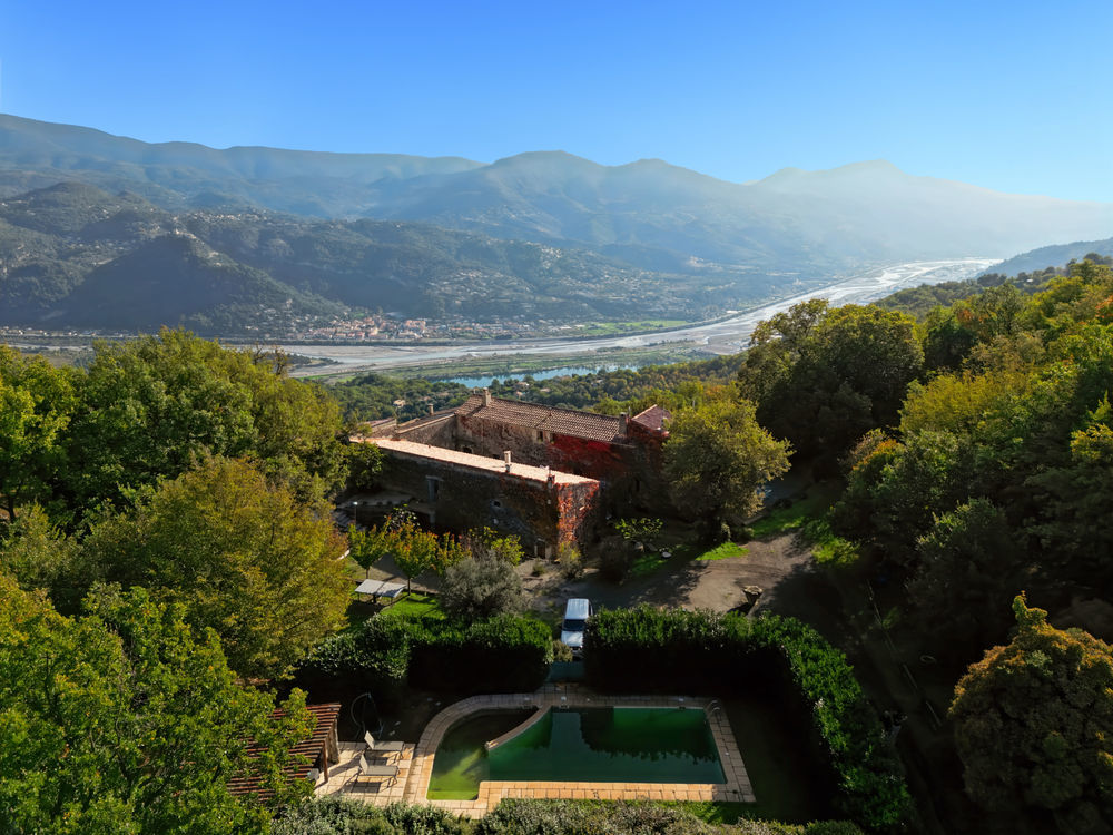 � vendre  Propri�t�/ch�teau Le Broc (06510)