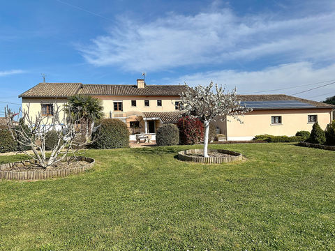   Maison spacieuse avec vue panoramique et hangar, bureau et caveau de d�gustation � Juli�nas - Id�ale artisan, Propri�t�/ch�teau - 9 pi�ce(s) - 220 m�