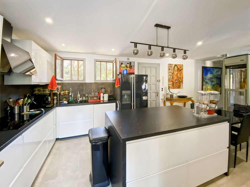 � vendre  Maison Uz�s (30700)