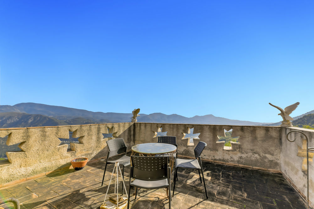 � vendre  Propri�t�/ch�teau Le Broc (06510)