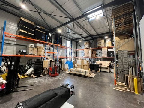 Locaux d'activit&eacute; - A LOUER - 240 m&sup2; non divisibles 2200 69124 Colombier saugnieu