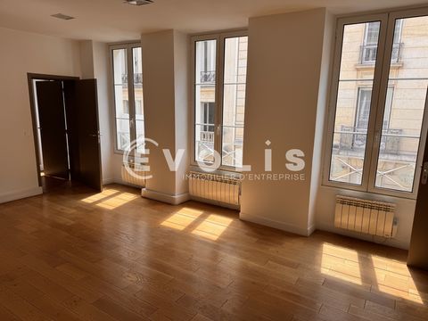 Bureaux - A LOUER - 112 m&sup2; non divisibles 5600 75008 Paris