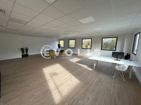 Bureaux - A LOUER - 1&nbsp;908 m&sup2; divisibles &agrave; partir de 99 m&sup2; 23850 91090 Lisses
