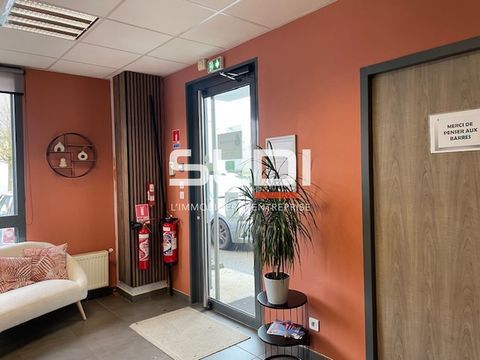 Locaux d'activités - A VENDRE OU A LOUER - 534 m² non divisibles 750000 69150 Decines charpieu