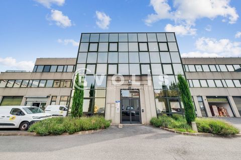 Bureaux - A LOUER - 248 m&sup2; non divisibles 3307 94200 Ivry sur seine
