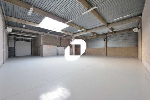 Locaux d'Activit&eacute;s - A LOUER - 379 m&sup2; non divisibles 3000 77400 Saint thibault des vignes