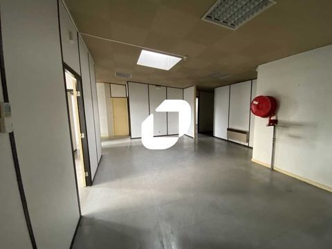 Entrepôts - A LOUER - 3 022 m² non divisibles 15362 33560 Carbon blanc