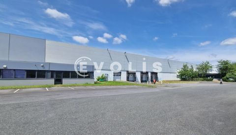 Entrep&ocirc;ts - A LOUER - 824 m&sup2; non divisibles 6180 77127 Lieusaint