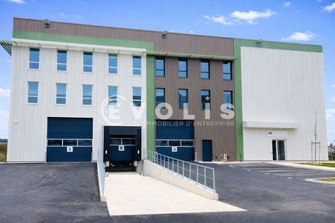 Locaux d'activit&eacute; - A LOUER - 1&nbsp;543 m&sup2; non divisibles 23788 93140 Bondy