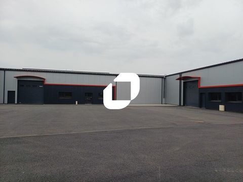 LOCAUX NEUFS AVEC AIRE DE MANOEUVRE POIDS LOURDS - 1 553 m² divisibles à partir de 403 m² 1785950 44430 Le loroux bottereau