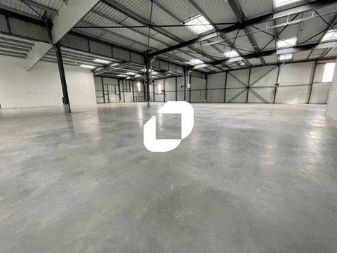 Locaux d'Activit&eacute;s - A LOUER - 2&nbsp;615 m&sup2; divisibles &agrave; partir de 1&nbsp;307 m&sup2; 27952 95500 Le thillay