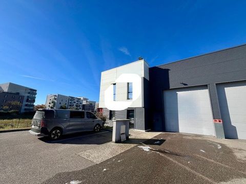Locaux d'Activités - A VENDRE OU A LOUER - 268 m² non divisibles 500000 69190 Saint fons