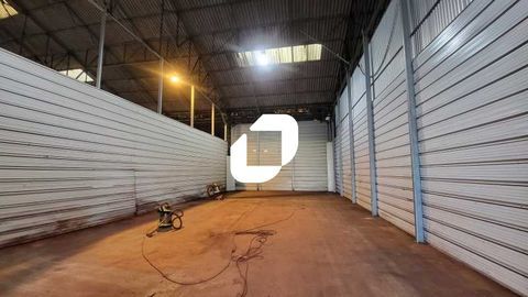 Entrepôts - A LOUER - 210 m² non divisibles 1680 33130 Begles