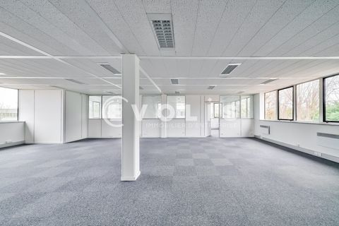 Bureaux - A LOUER - 1&nbsp;139 m&sup2; divisibles &agrave; partir de 242 m&sup2; 10555 77400 Saint thibault des vignes