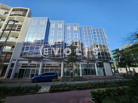 Bureaux - A LOUER - 144 m&sup2; non divisibles 3129 92120 Montrouge