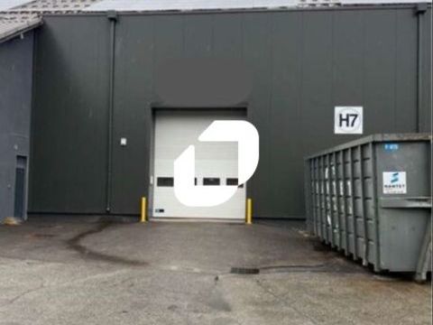 Locaux d'Activit&eacute;s - A LOUER - 1&nbsp;500 m&sup2; non divisibles 12500 38570 Le cheylas
