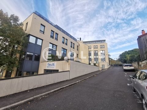 AU PIED DU RER B / TERRASSE PRIVATIVE - 806 m&sup2; divisibles &agrave; partir de 384 m&sup2; 11418 94110 Arcueil