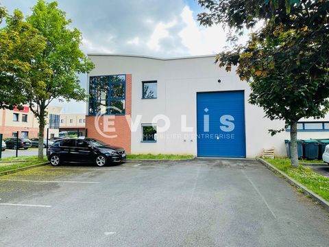 LOCAUX RENOVES - 530 m&sup2; divisibles &agrave; partir de 240 m&sup2; 4575 77550 Moissy cramayel