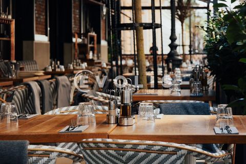 Locaux commerciaux - CESSION DE FONDS - 62 m&sup2; non divisibles 210000 33000 Bordeaux