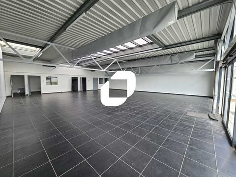 Locaux Commerciaux - A LOUER - 552 m² divisibles à partir de 226 m² 6737 77230 Longperrier
