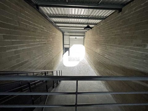 Locaux d'Activités - A VENDRE OU A LOUER - 348 m² divisibles à partir de 174 m² 696000 33950 Lege cap ferret