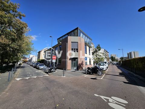 Bureaux - A VENDRE - 163 m&sup2; non divisibles 2100000 92170 Vanves
