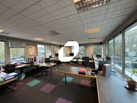 Au sein du parc tertiaire de Lissieu - 315 m&sup2; non divisibles 480000 69380 Lissieu