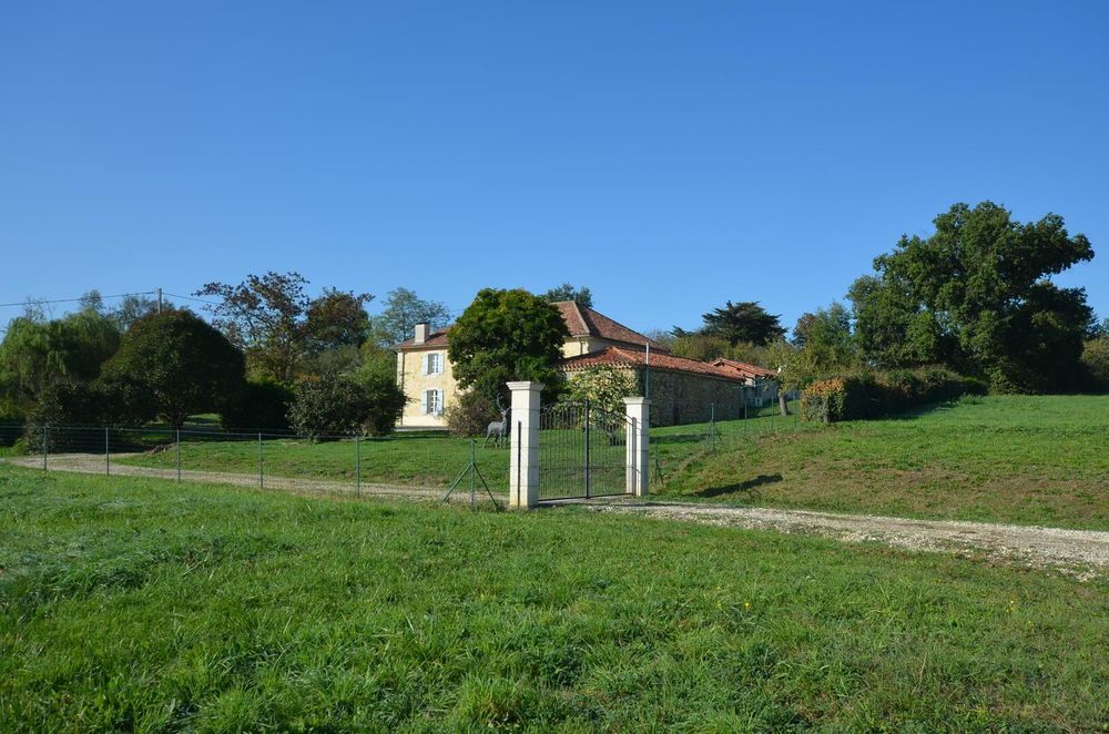 � vendre  Maison Vic-Fezensac (32190)