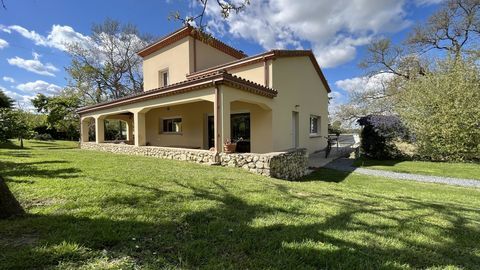   Prix en baisse! Proche de Gondrin, Gers: Superbe villa lumineuse, 4 chambres, piscine, grand sous-sol, terrain de 3.752m� avec j Maison - 6 pi�ce(s) - 149 m�