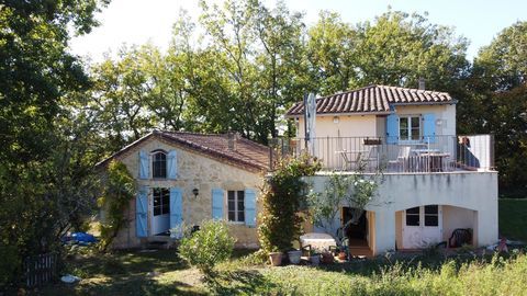   A vendre Saint-Puy, Gers: Belle maison en pierre enti�rement r�nov�e avec magnifique jardin. En tr�s bon �tat. Un cadre bucoliqu Maison - 5 pi�ce(s) - 147 m�
