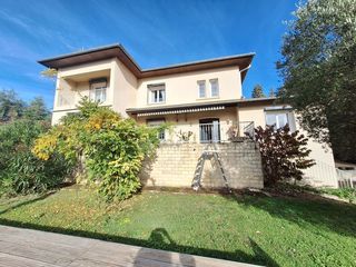  Maison � vendre 9 pi�ces 225 m�