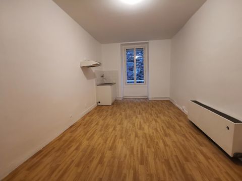   Appartement centre-ville Nontron Appartement - 3 pi�ce(s) - 89 m�