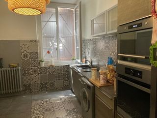  Immeuble � vendre 14 pi�ces 317 m�