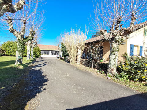   SAVIGNEUX Maison - 6 pi�ce(s) - 150 m�