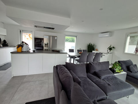   SAVIGNEUX Maison - 6 pi�ce(s) - 145 m�