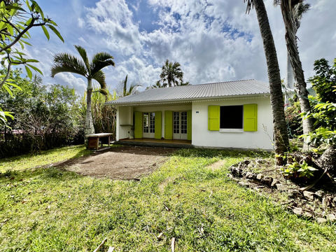   ENTRE DEUX 97414 - VILLA F6 DE PLAIN PIED - TERRAIN PLAT - SECTEUR PAISIBLE Maison - 6 pi�ce(s) - 117 m�