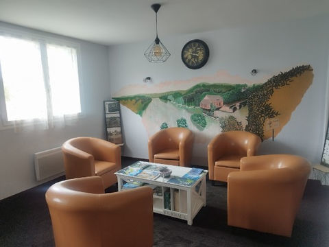 HOTEL 2 &eacute;toiles 27 CHAMBRES MURS et FONDS PARKING TRES BONNE RENTABILITE 1339000 27950 St marcel