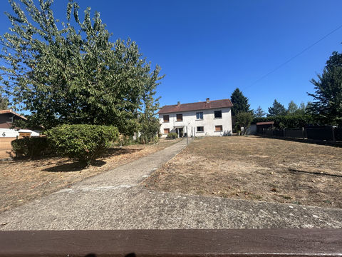   NONTRON 3 CHAMBRES possible appart independant Maison - 5 pi�ce(s) - 100 m�