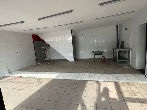 GISORS LOCAL COMMERCIAL 133750 27140 Gisors